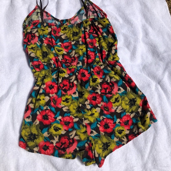 Urban Outfitters kimchi Blue Floral romper Xs - Picture 4 of 5